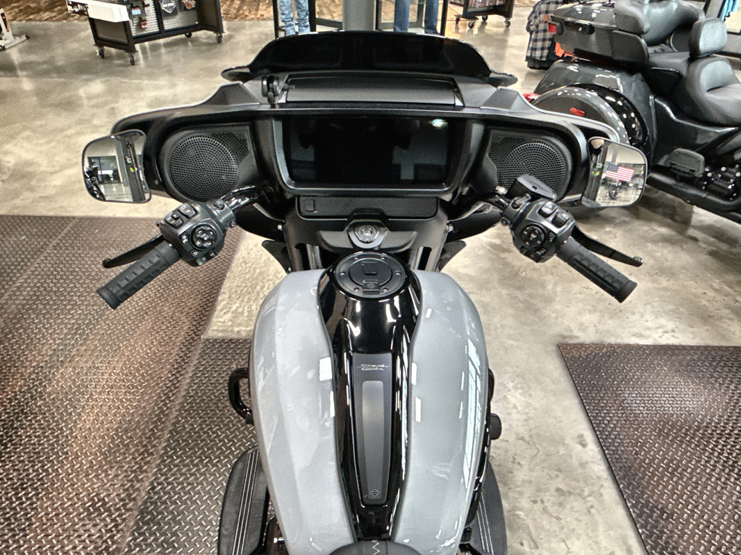 Street Glide®