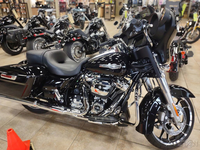 Street Glide®