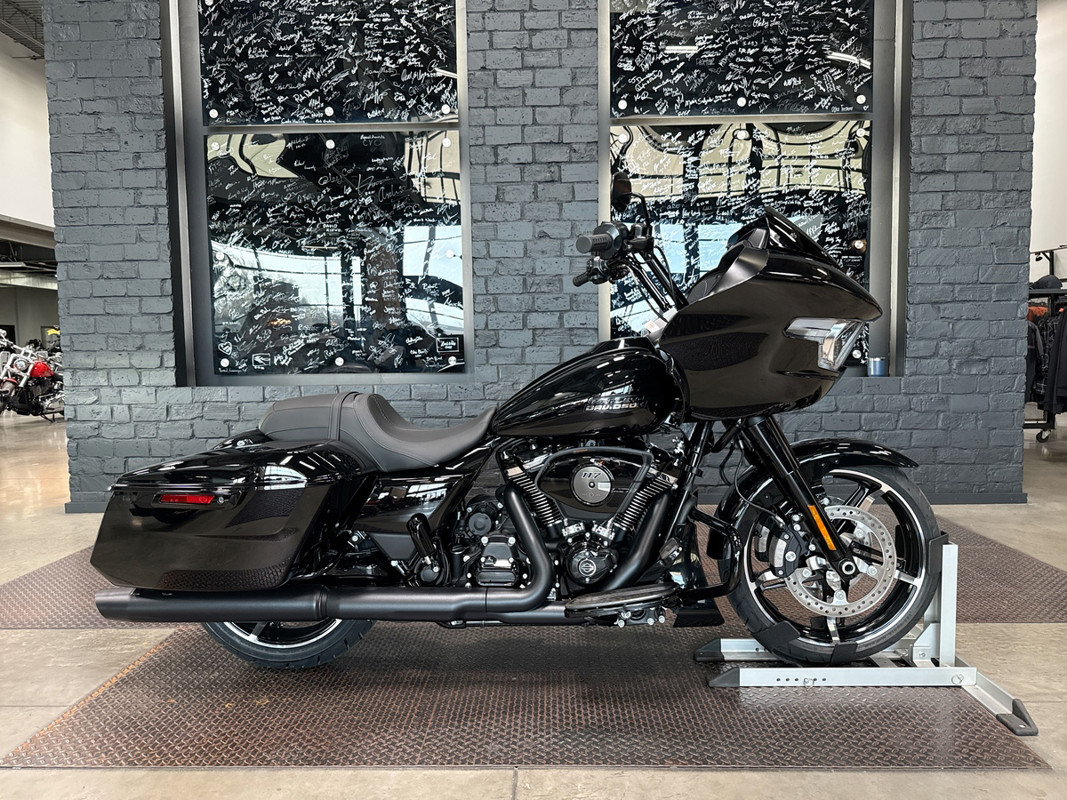 Road Glide®