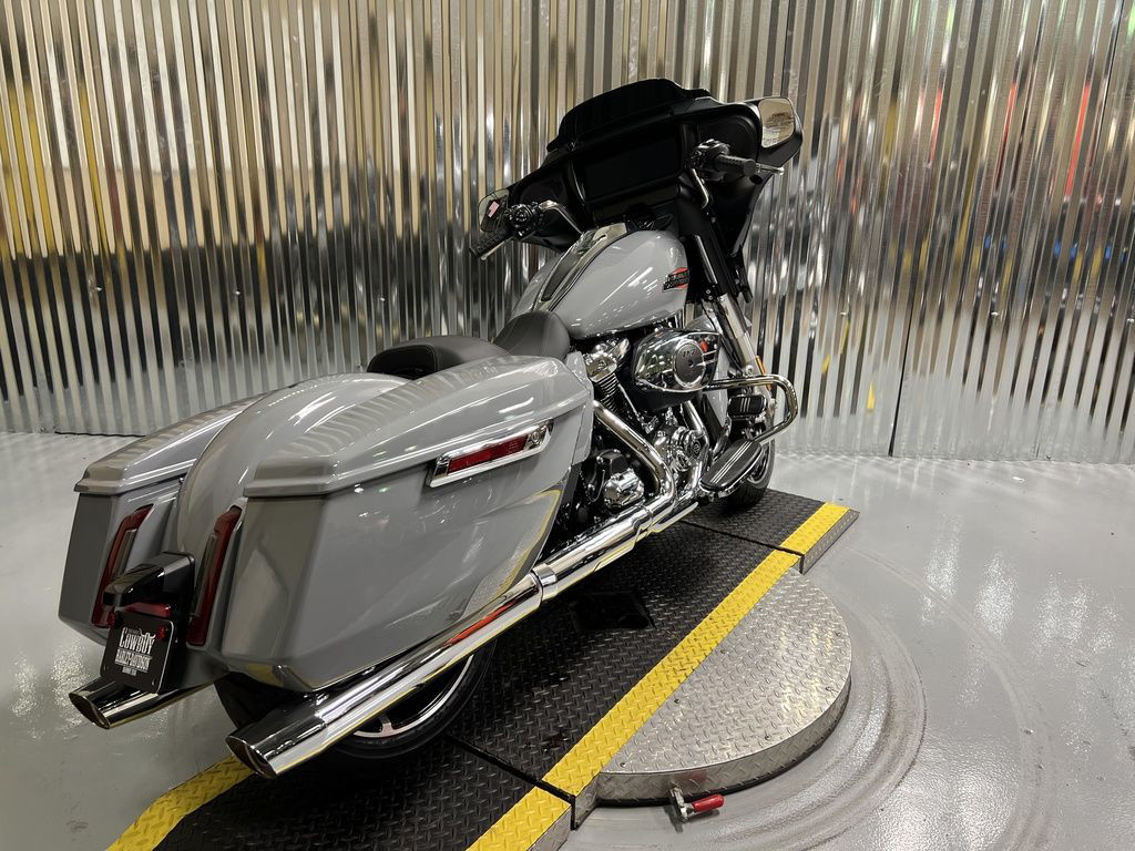 Street Glide®