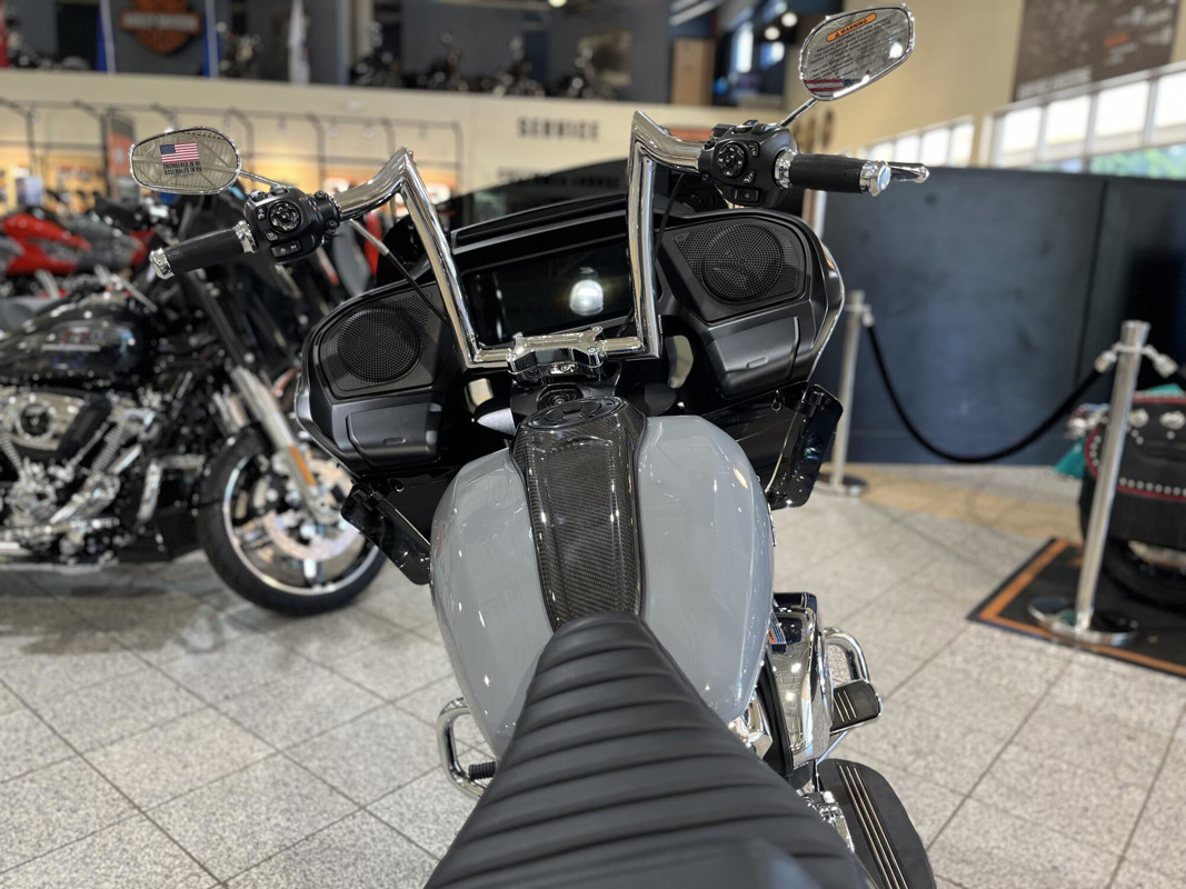 Road Glide®