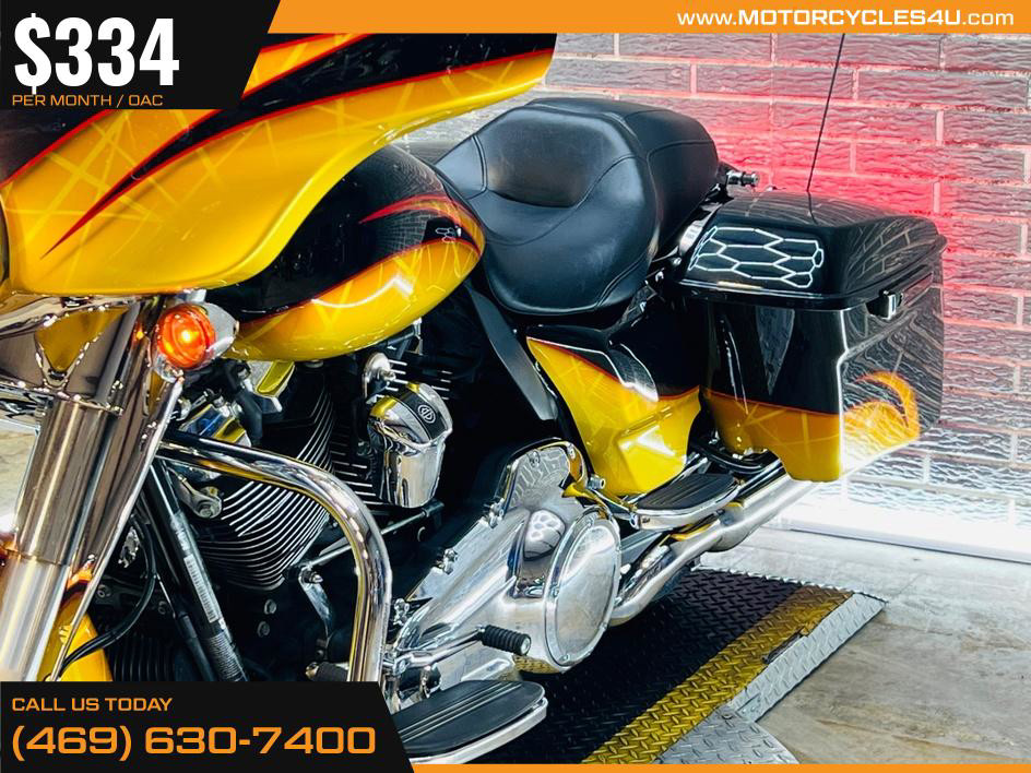 Street Glide®