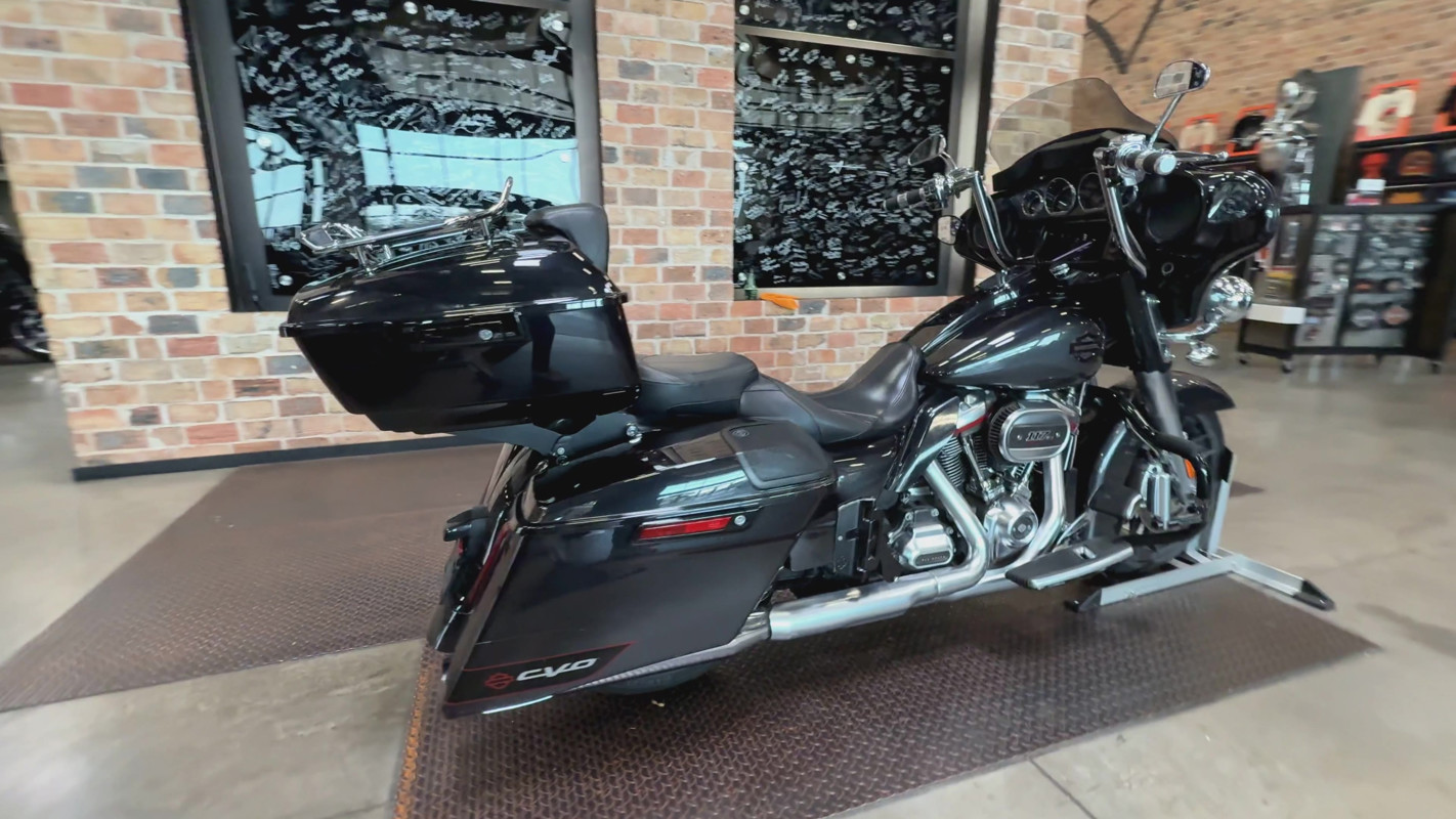 CVO® Street Glide®