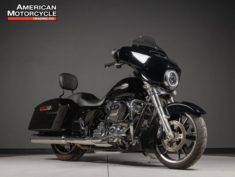 Street Glide®