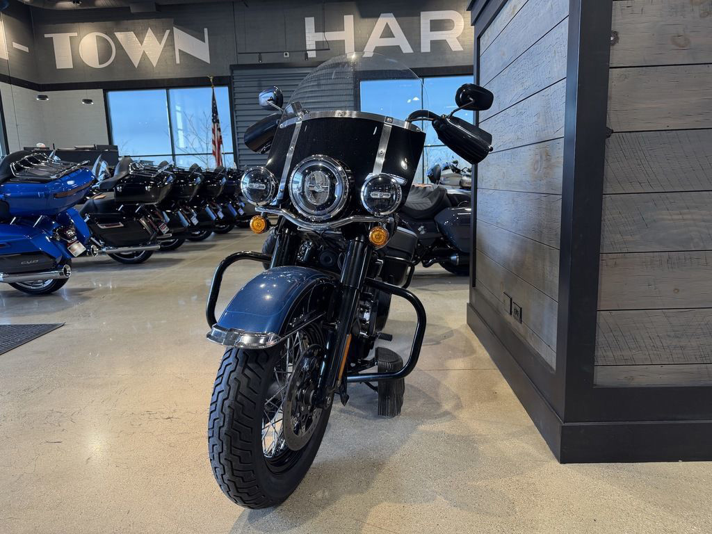 Softail® Heritage Classic 114 115th Anniversary