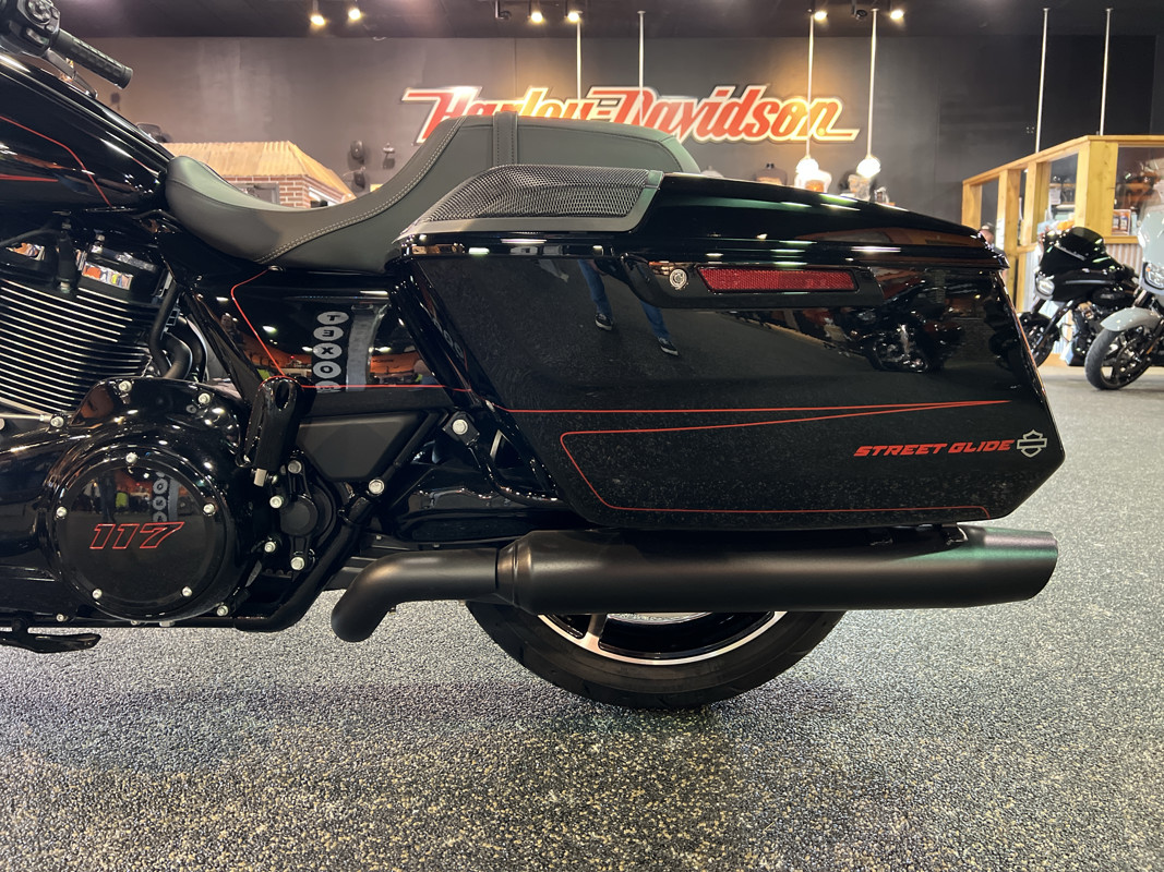 Street Glide®