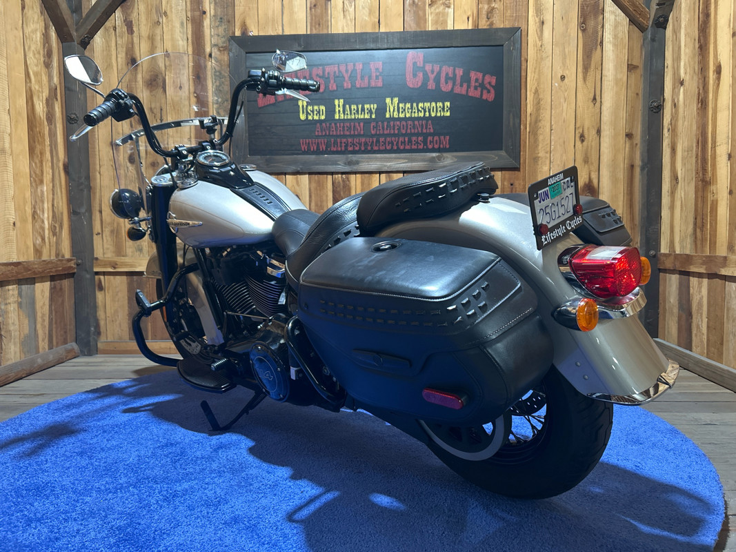 Softail® Heritage Classic 114