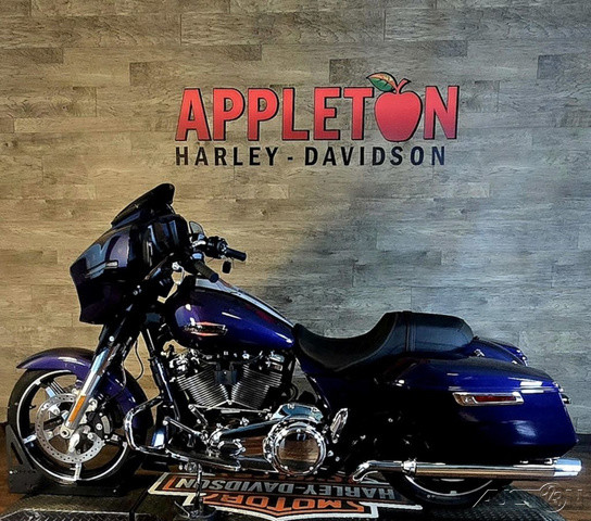 Street Glide®