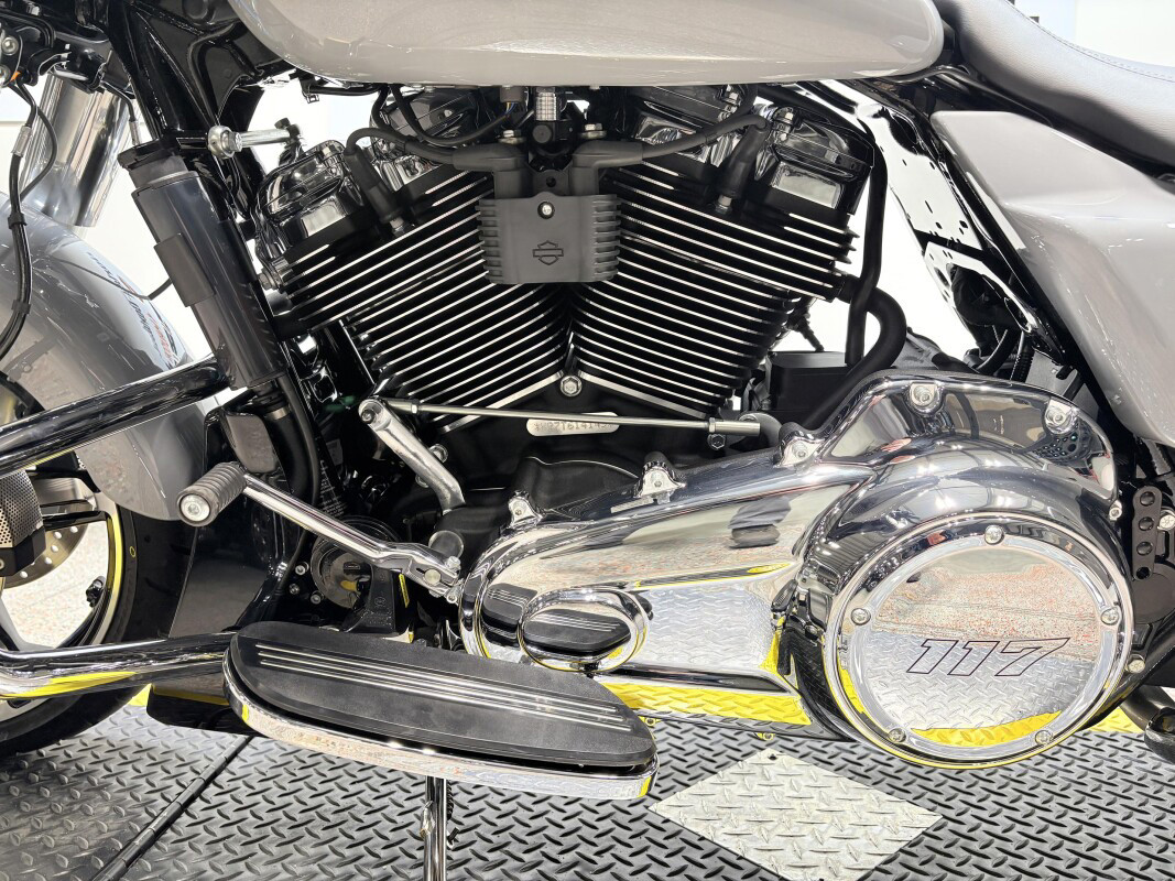 Street Glide®