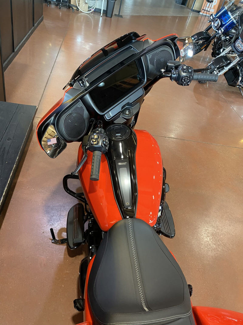 Street Glide®