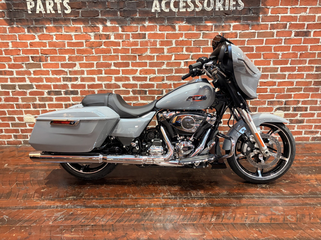 Street Glide®