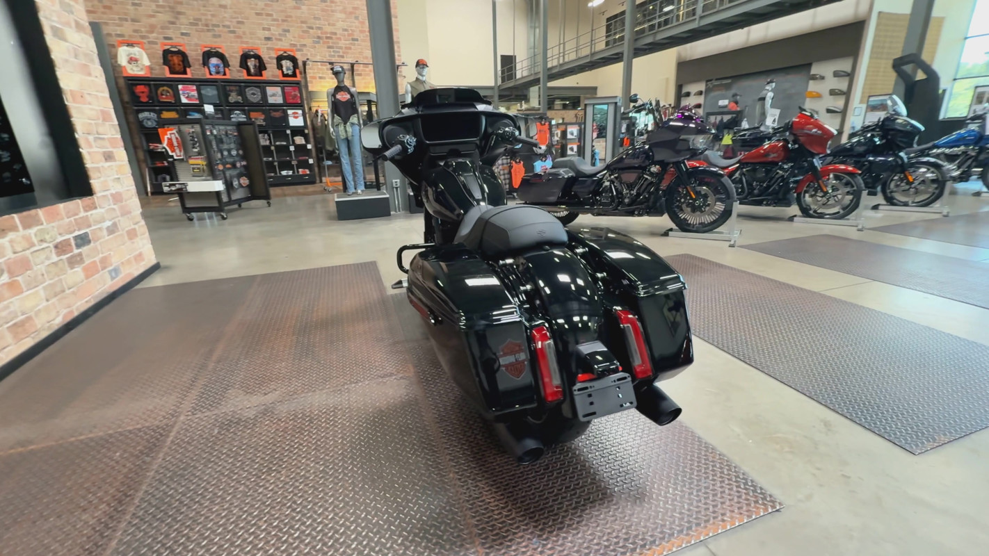 Street Glide®