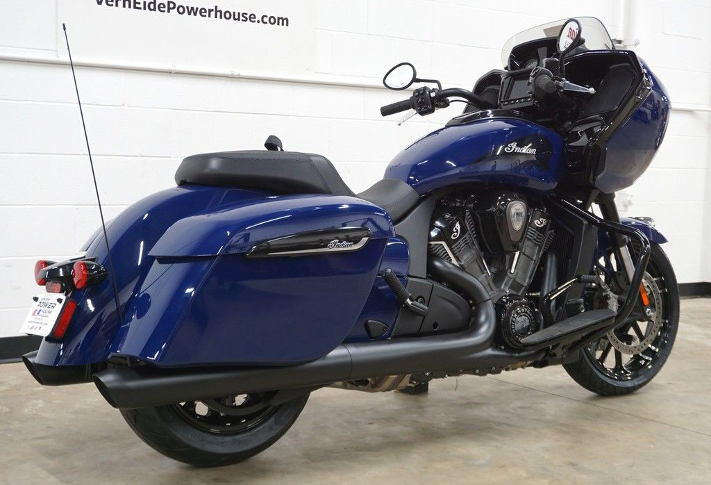 Challenger Dark Horse