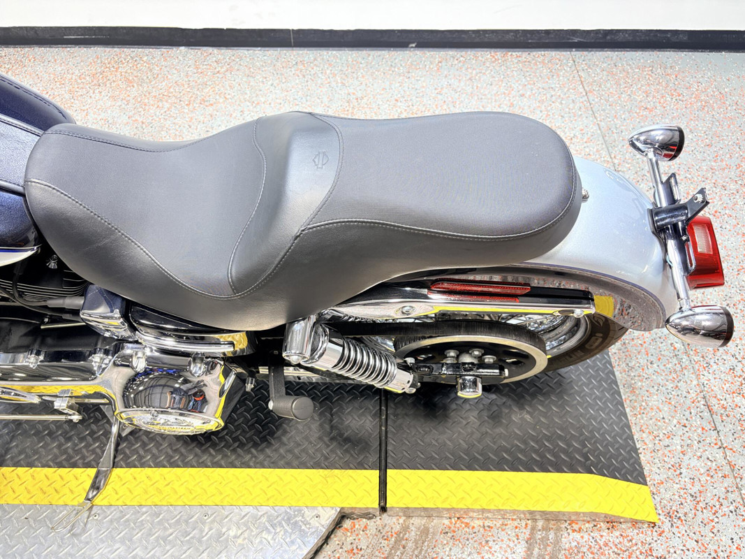Dyna® Super Glide Custom