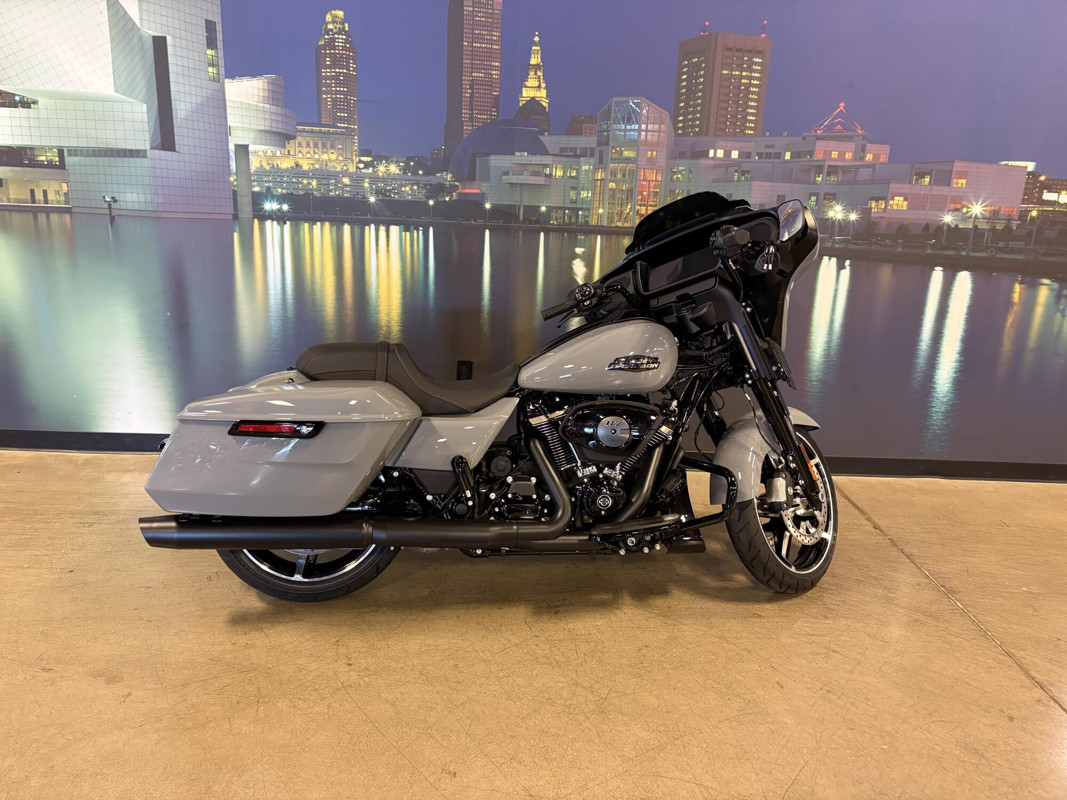Street Glide®