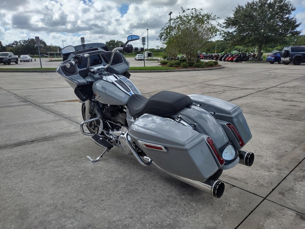 Road Glide®