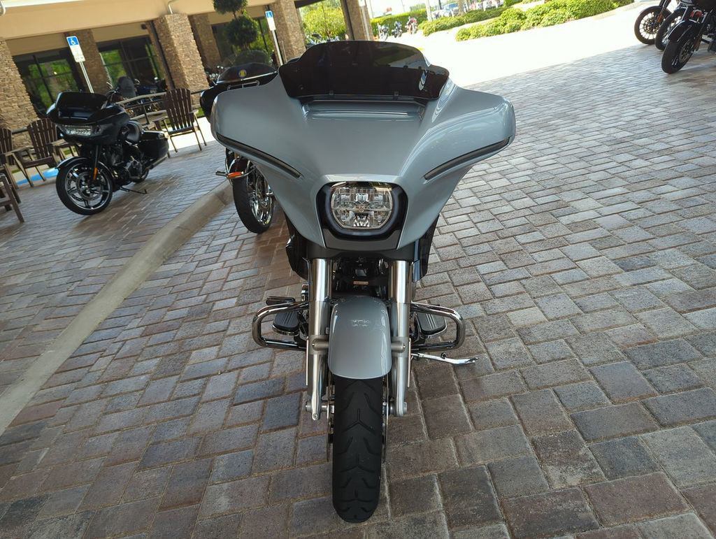 Street Glide®