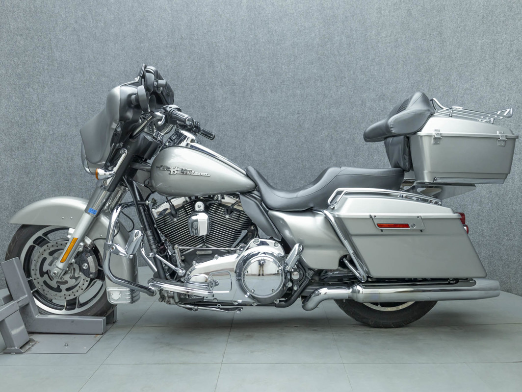 Street Glide®