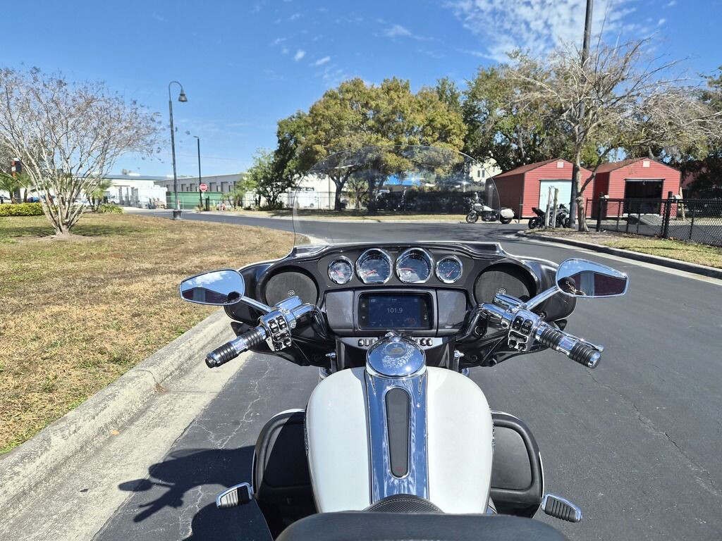 CVO Tri Glide® Ultra