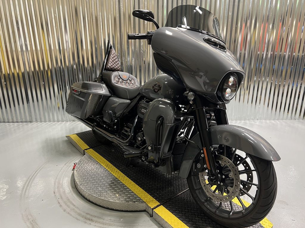CVO® Street Glide®
