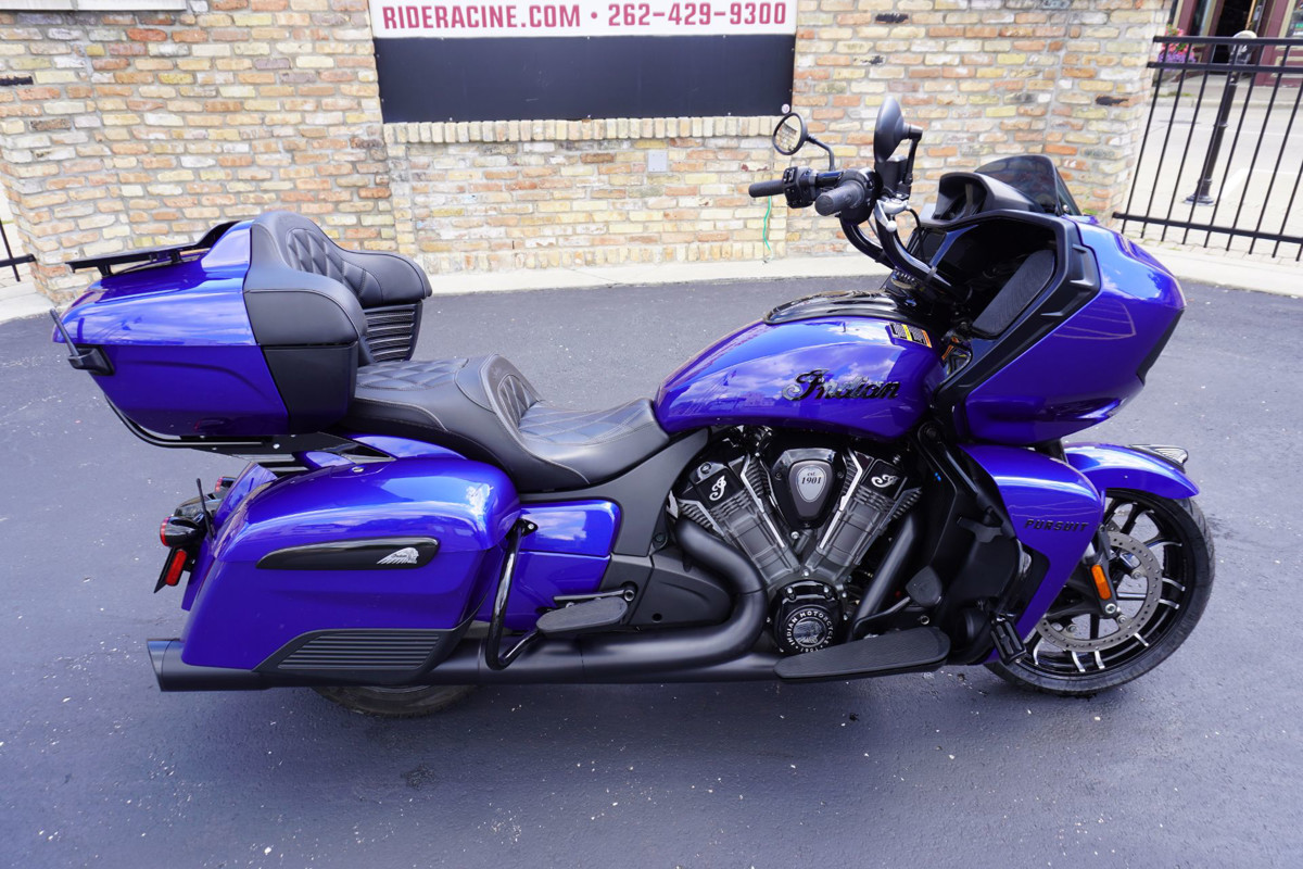 Pursuit Dark Horse Premium Package