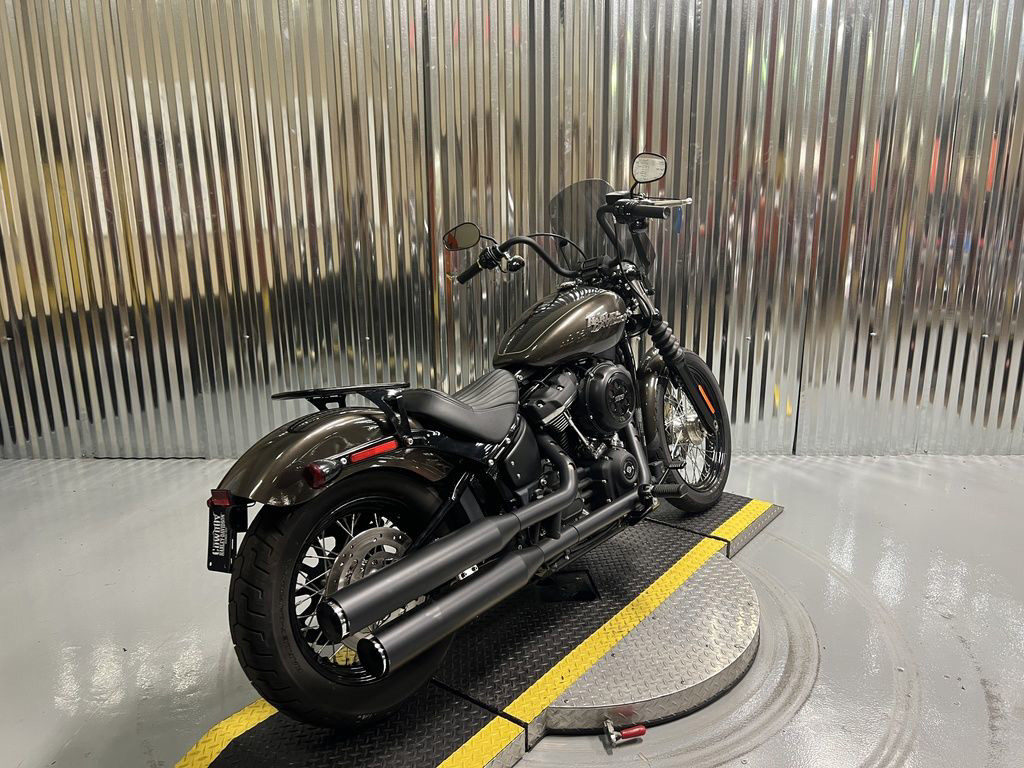 Street Bob®