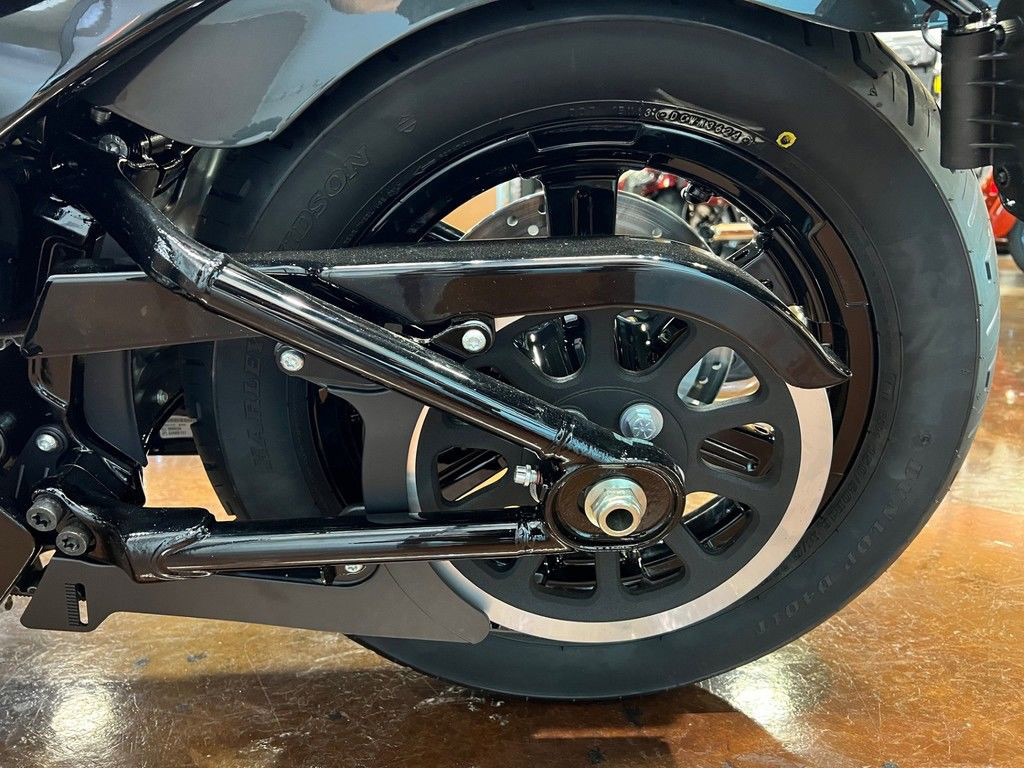 Street Bob®
