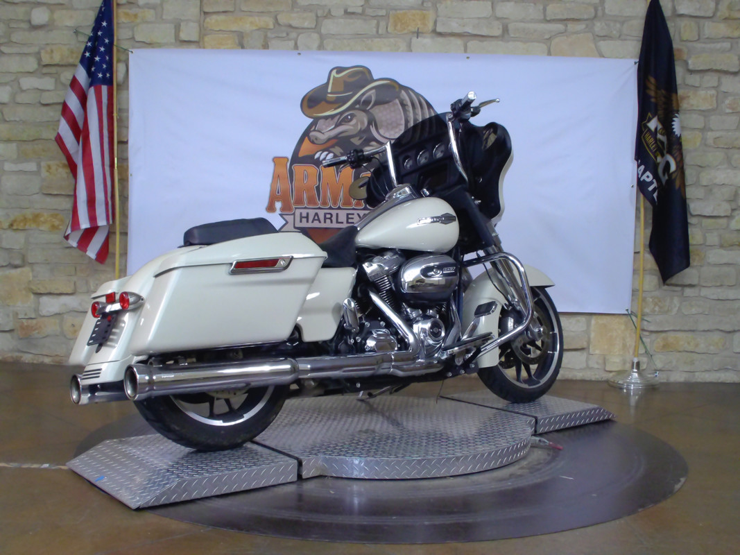 Street Glide®