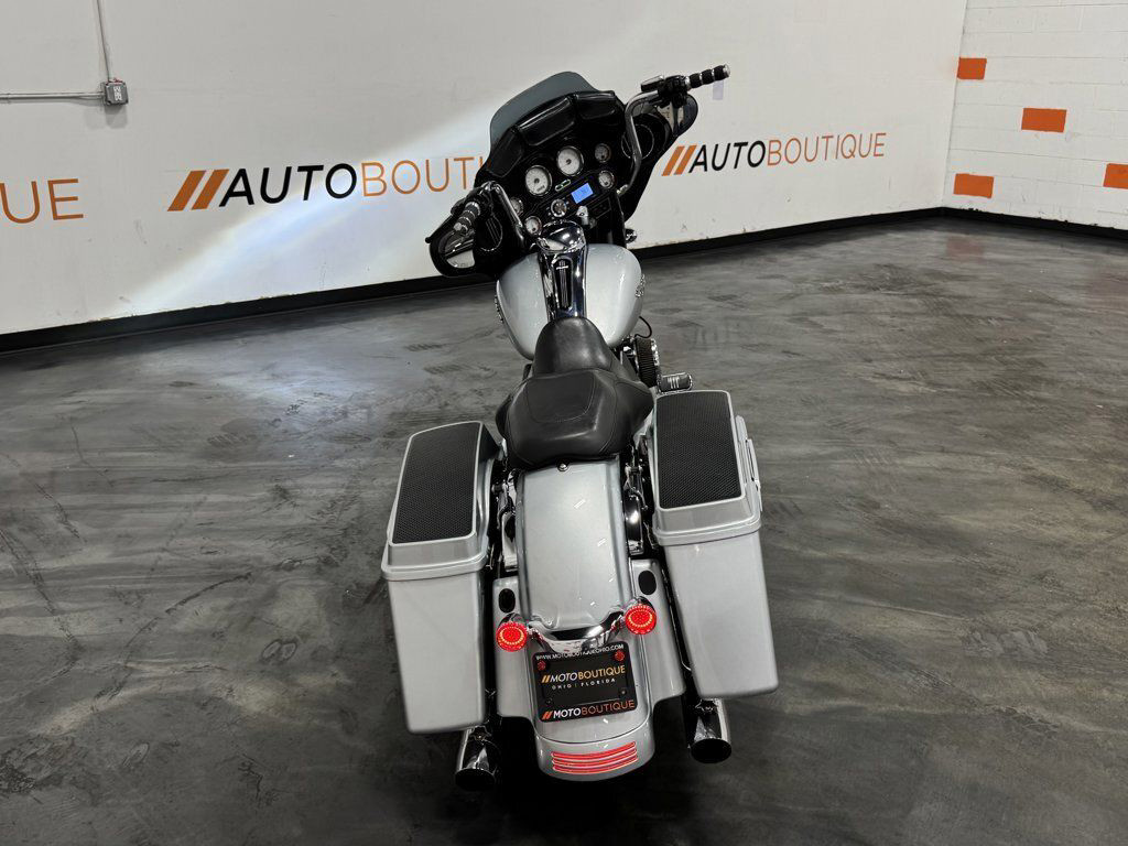 Street Glide®