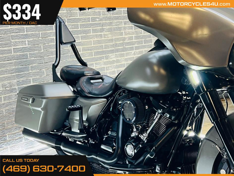 Street Glide®
