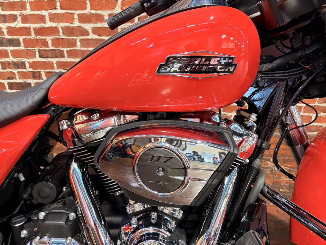 Street Glide®