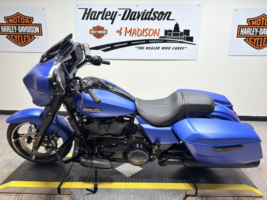 Street Glide®