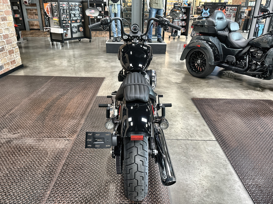 Street Bob®