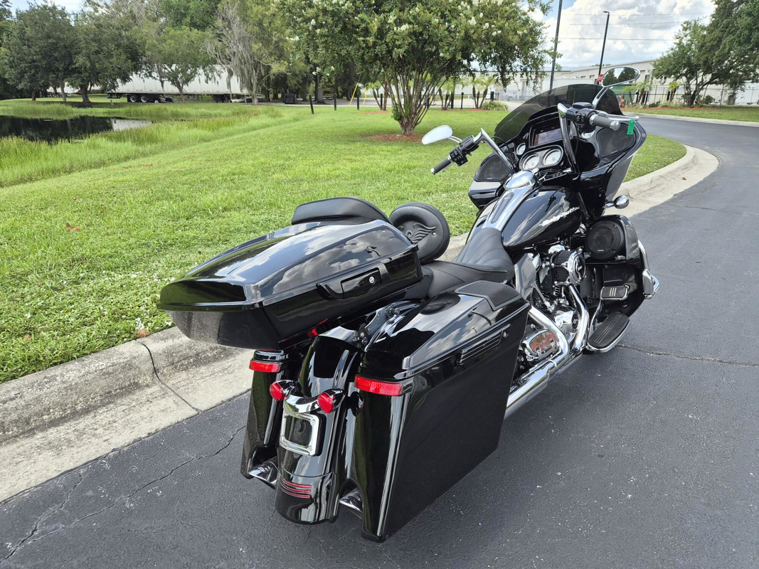 Road Glide®