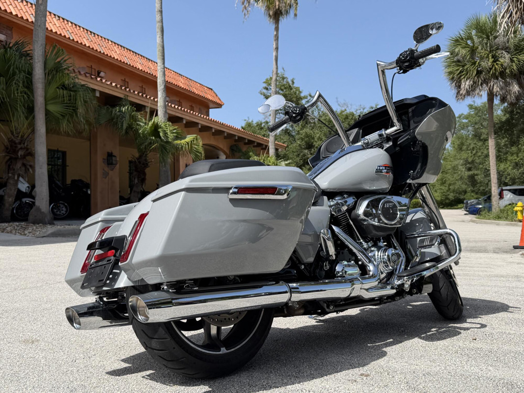 Road Glide®