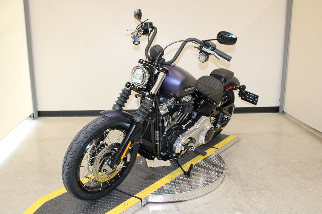 Street Bob®
