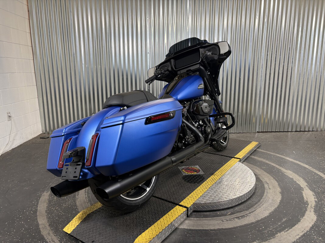 Street Glide®