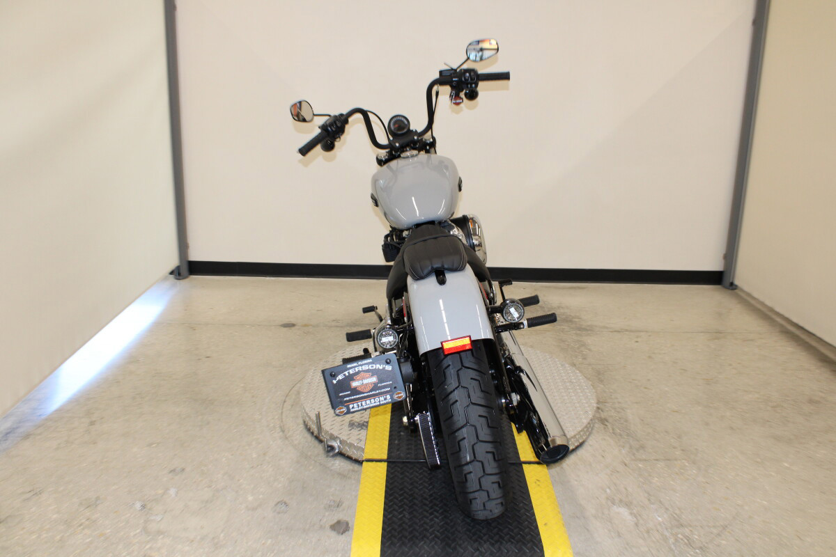Street Bob®