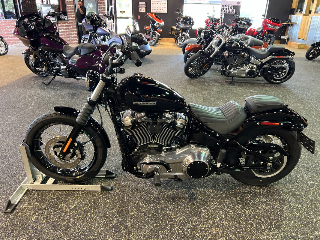 Street Bob®