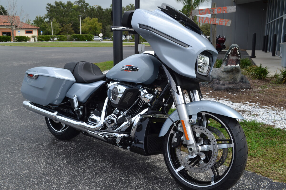 Street Glide®
