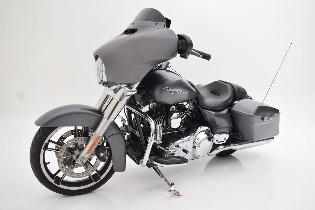 Street Glide®