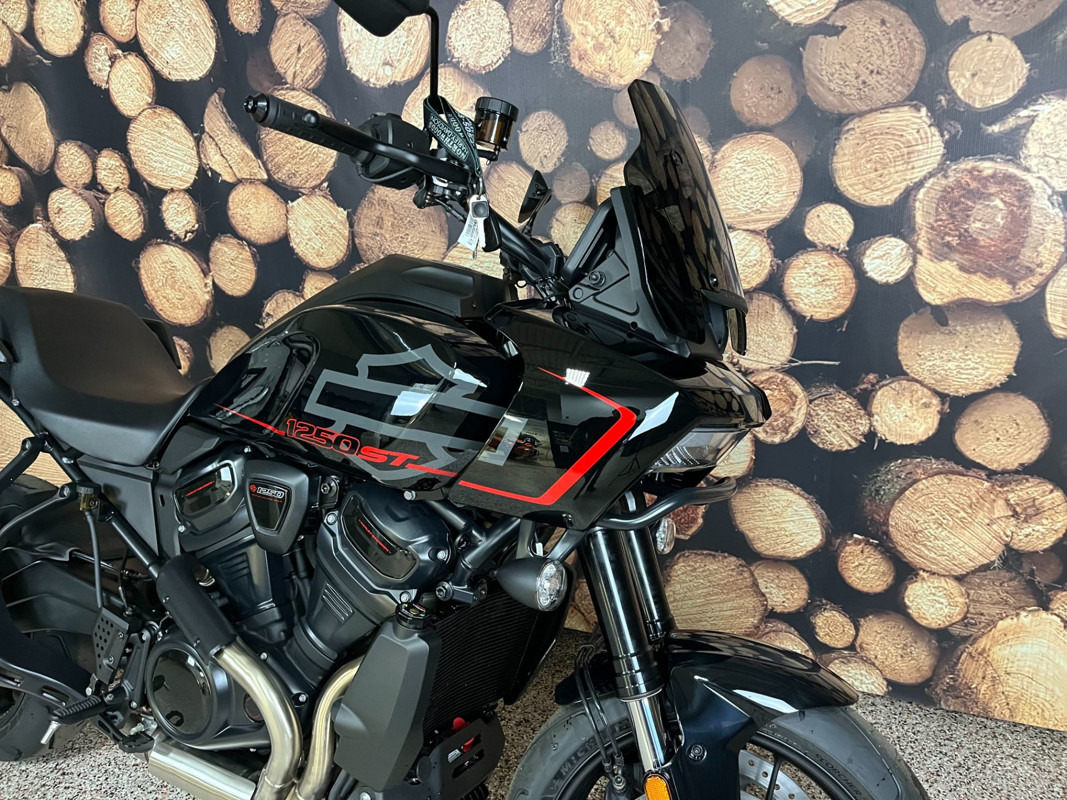 Pan America® 1250 ST