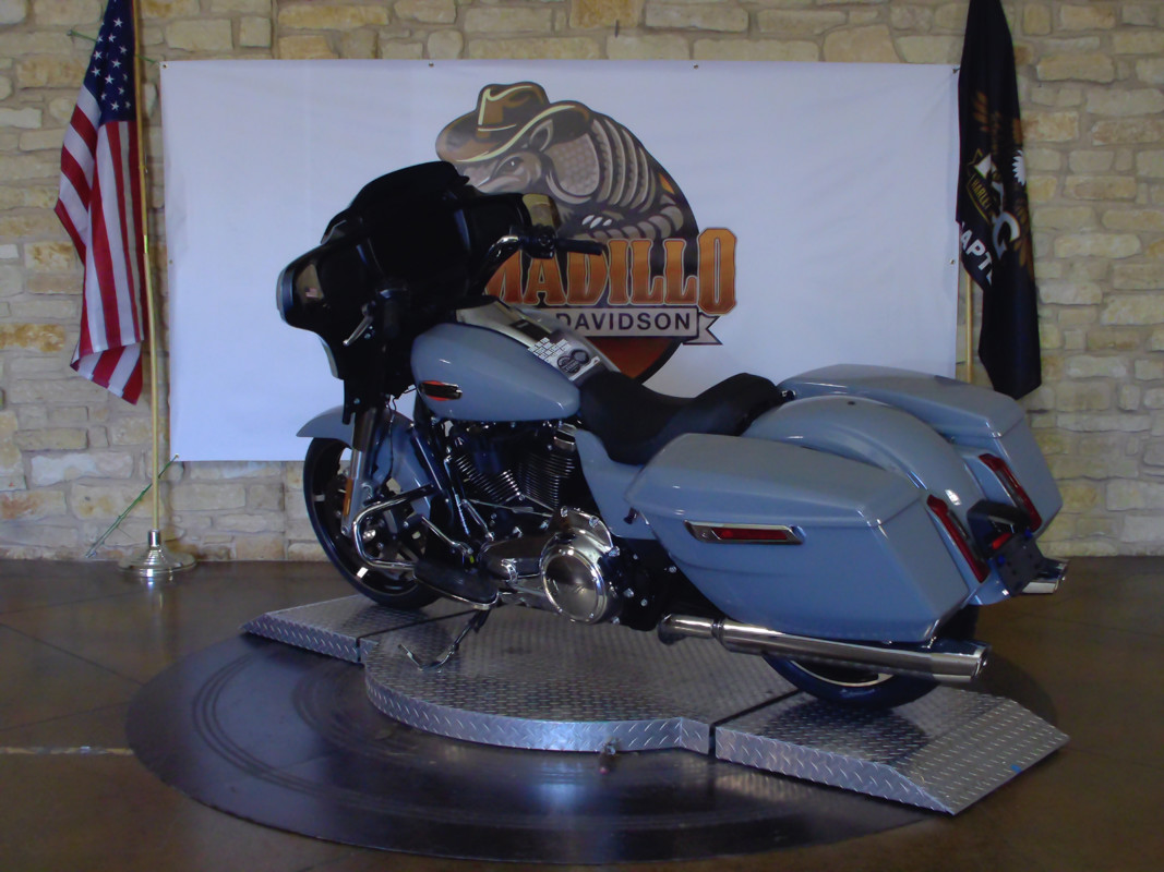 Street Glide®