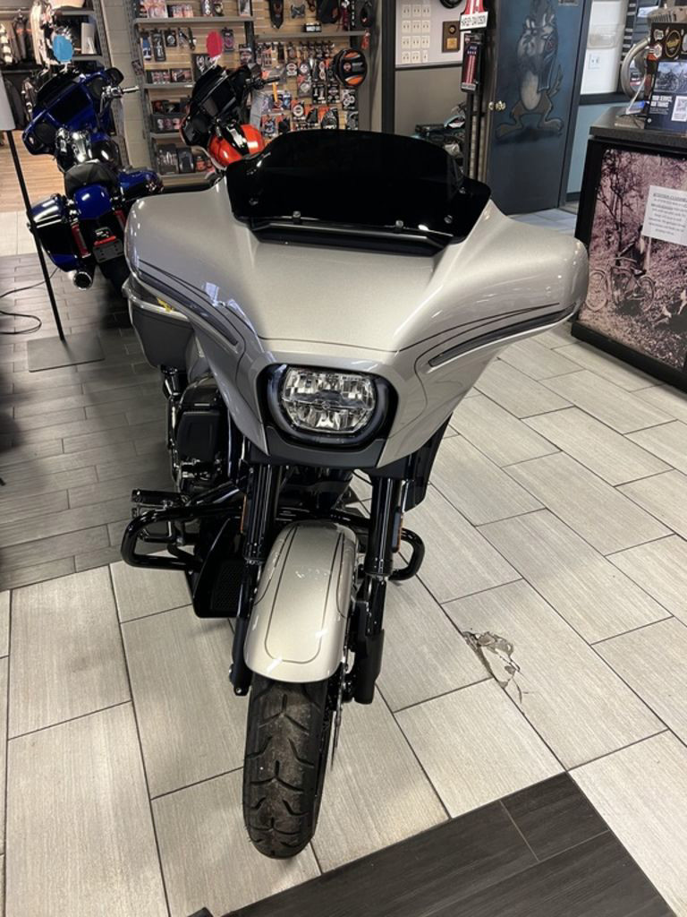 CVO® Street Glide®