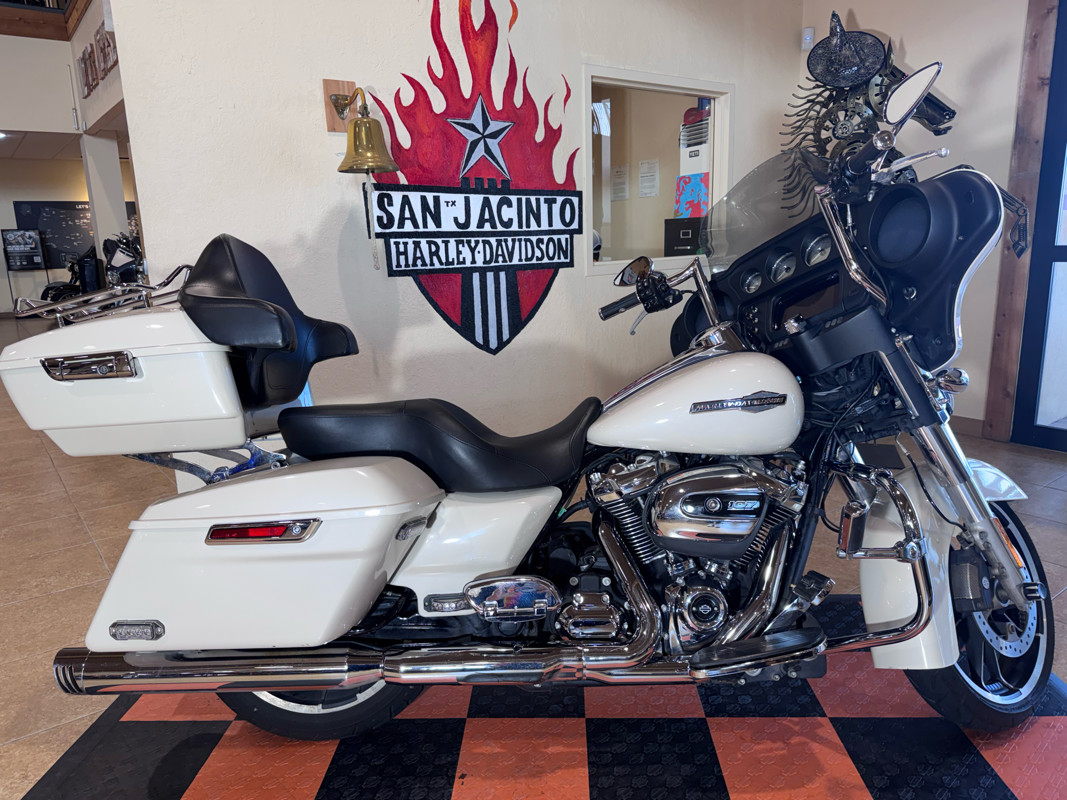 Street Glide®