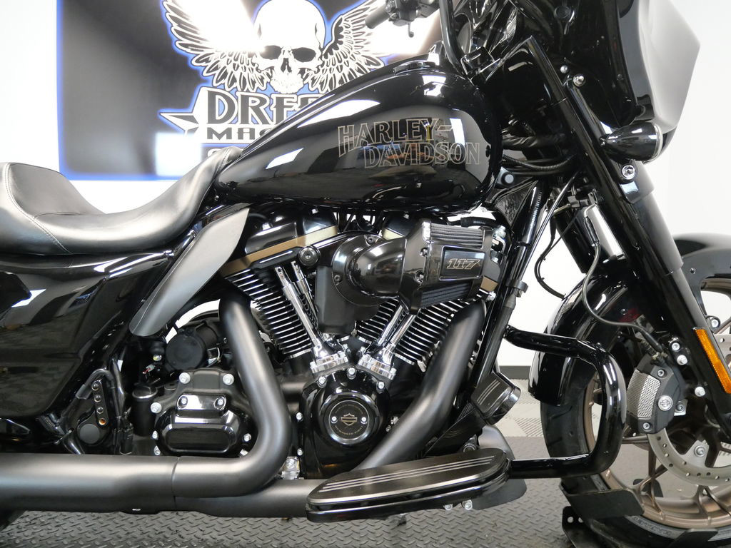 Street Glide® ST