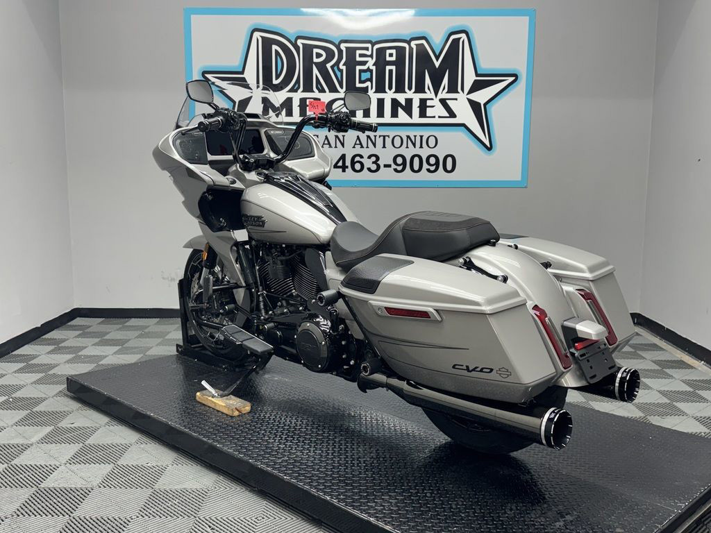 CVO® Road Glide®