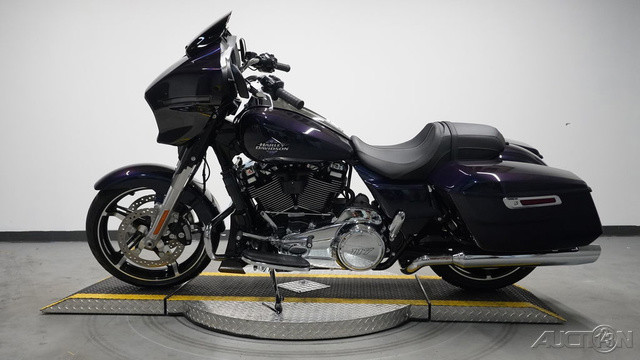 Street Glide®