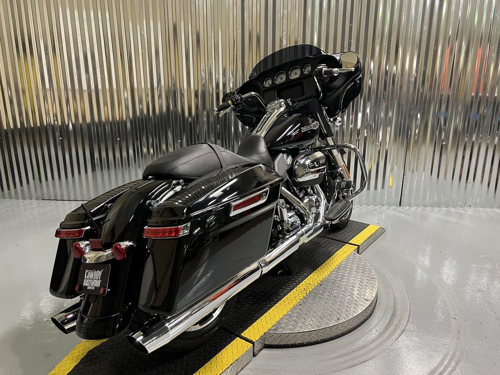 Street Glide®