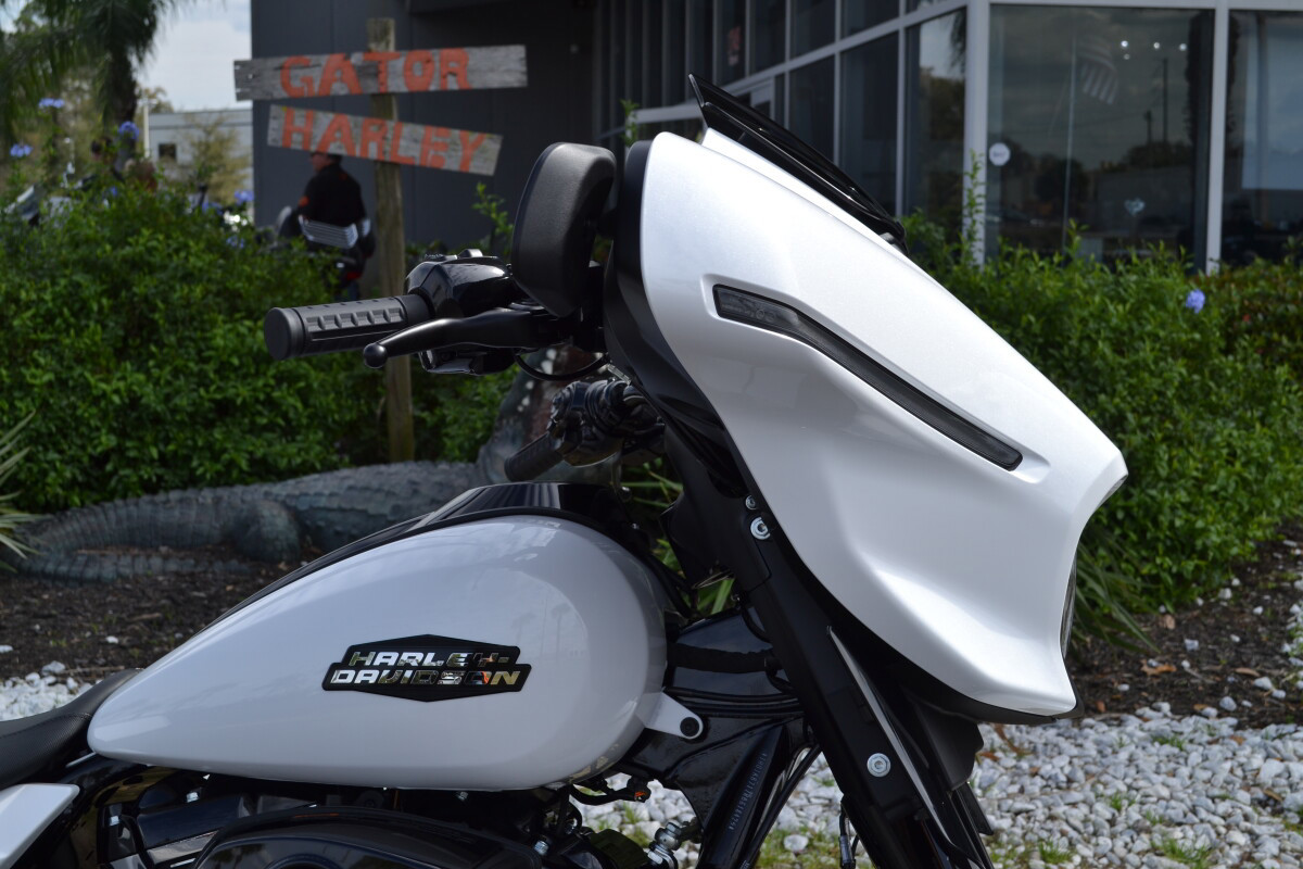 Street Glide®